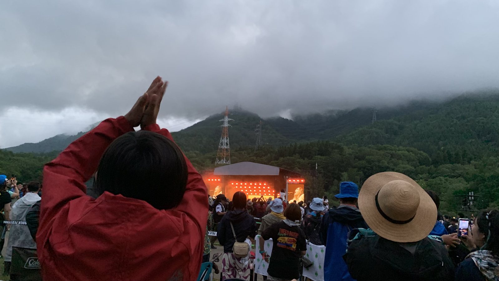 富士搖滾苗場會場雨中舞台